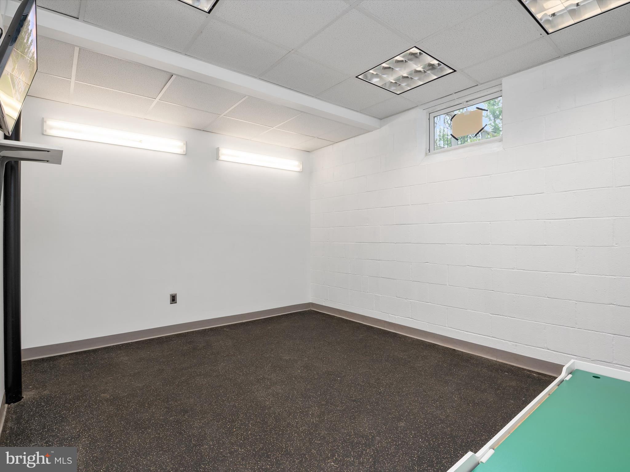 931 HEATHERFIELD LANE