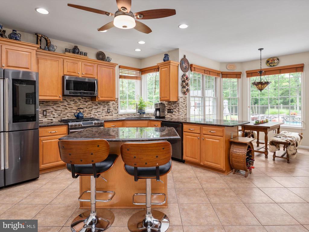 931 HEATHERFIELD LANE