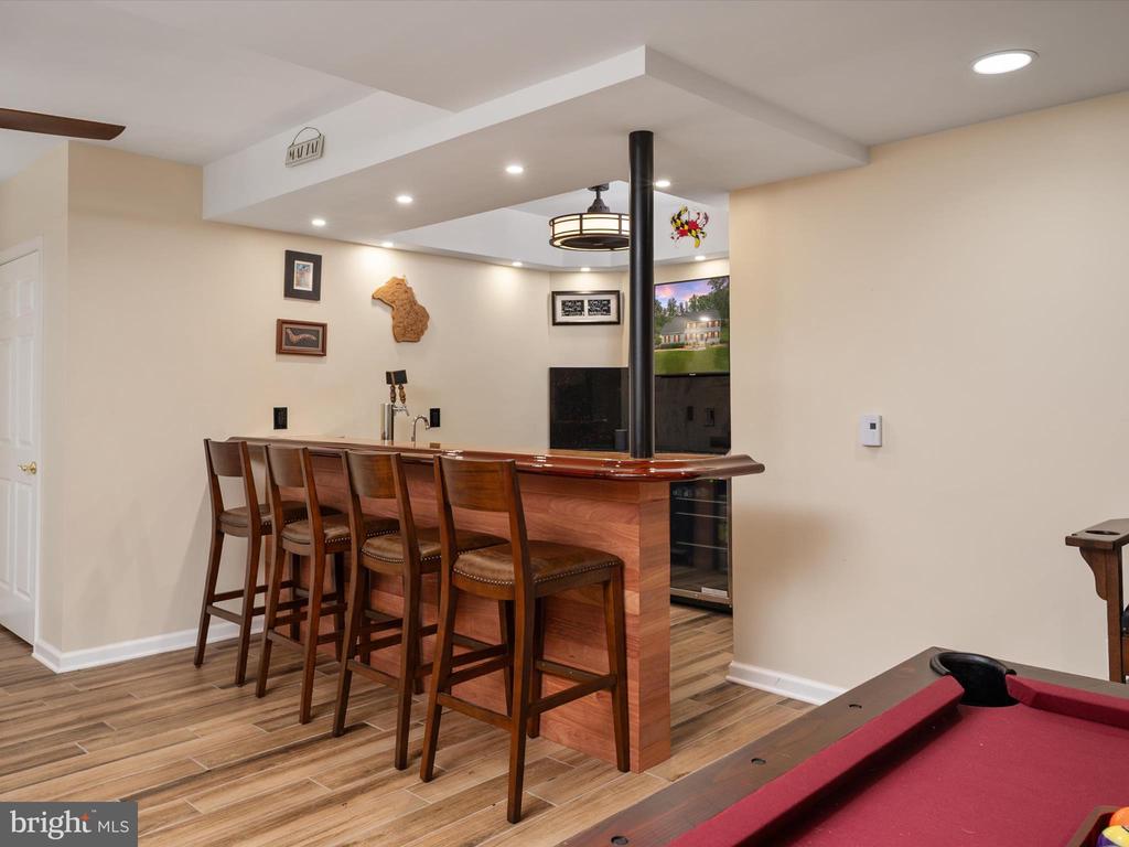 931 HEATHERFIELD LANE
