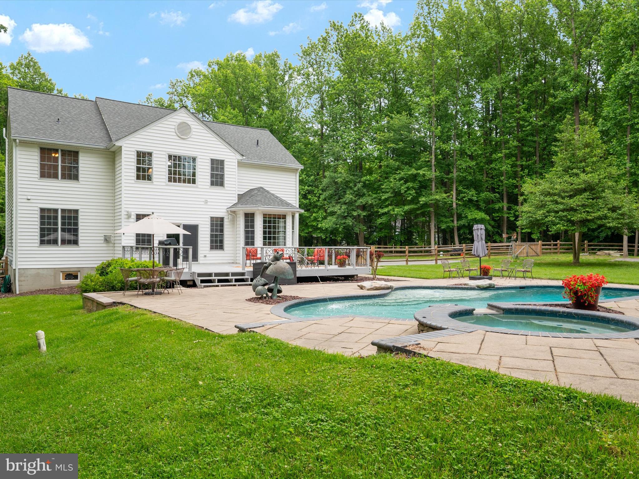 931 HEATHERFIELD LANE