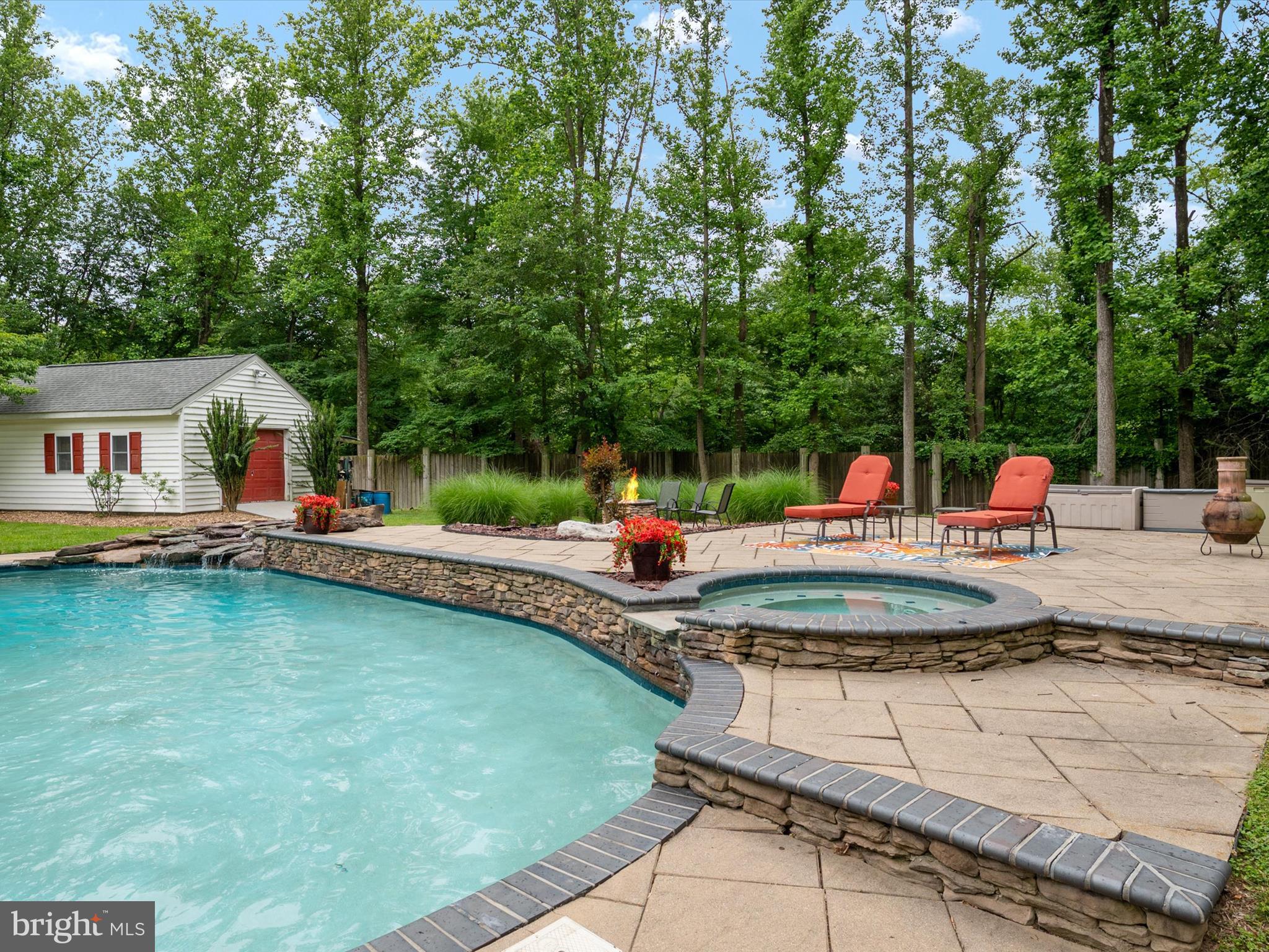 931 HEATHERFIELD LANE