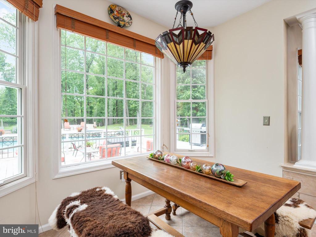 931 HEATHERFIELD LANE