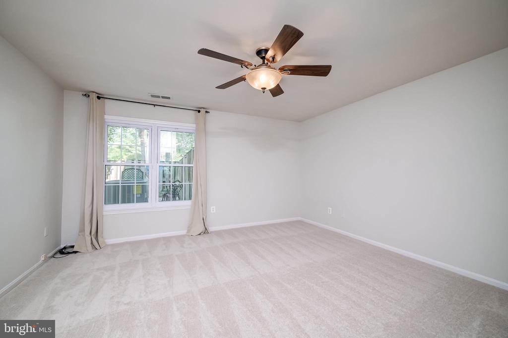 1672 Ridgely Ct