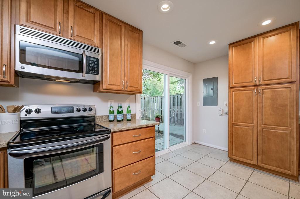 1672 Ridgely Ct