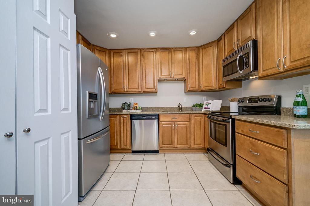 1672 Ridgely Ct