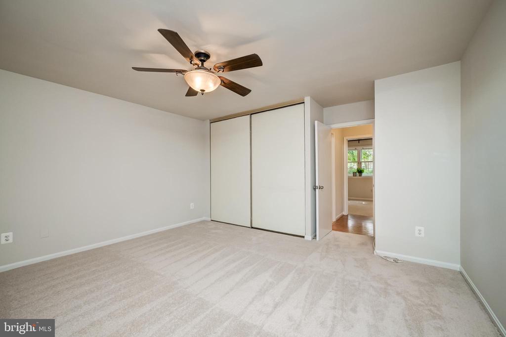 1672 Ridgely Ct