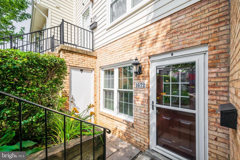 1672 Ridgely Ct