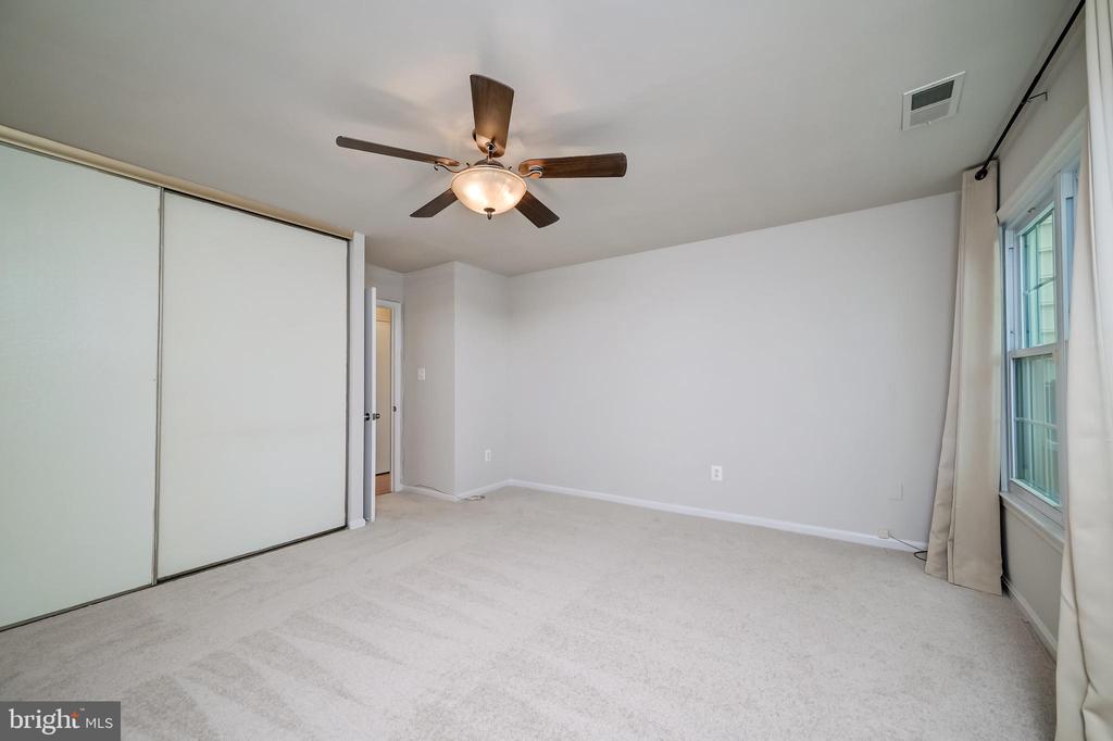 1672 Ridgely Ct
