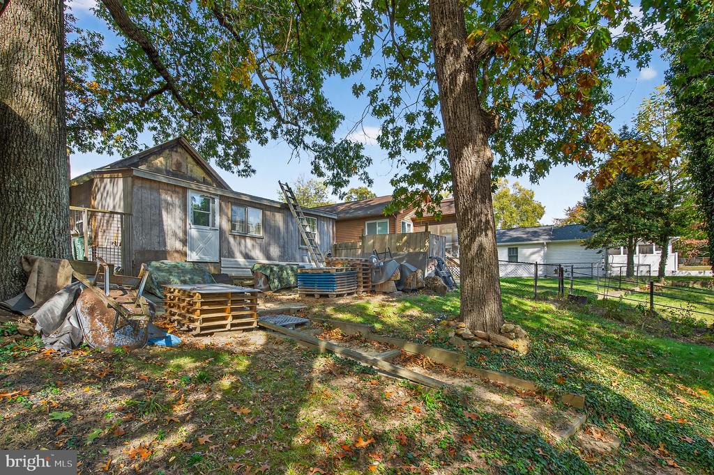 8198 FOREST GLEN DRIVE