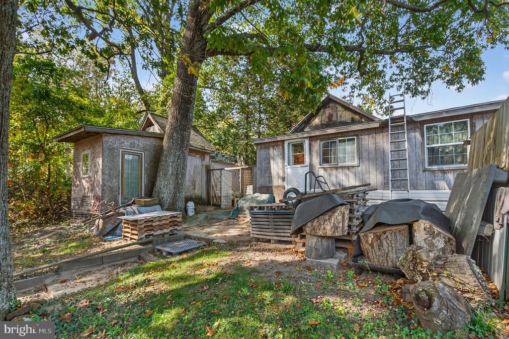8198 FOREST GLEN DRIVE