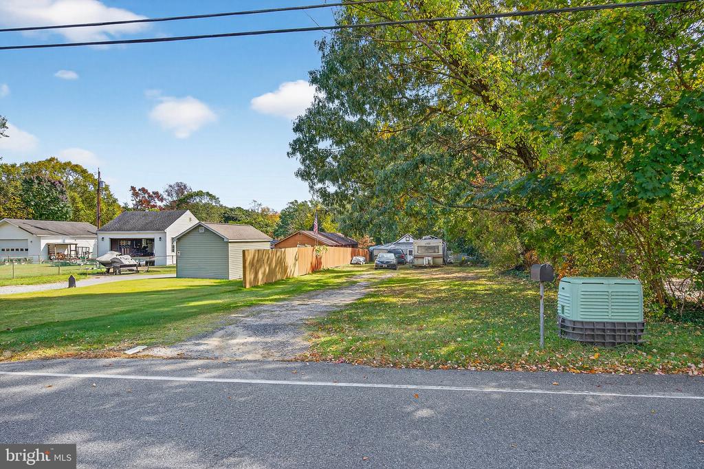 8198 FOREST GLEN DRIVE