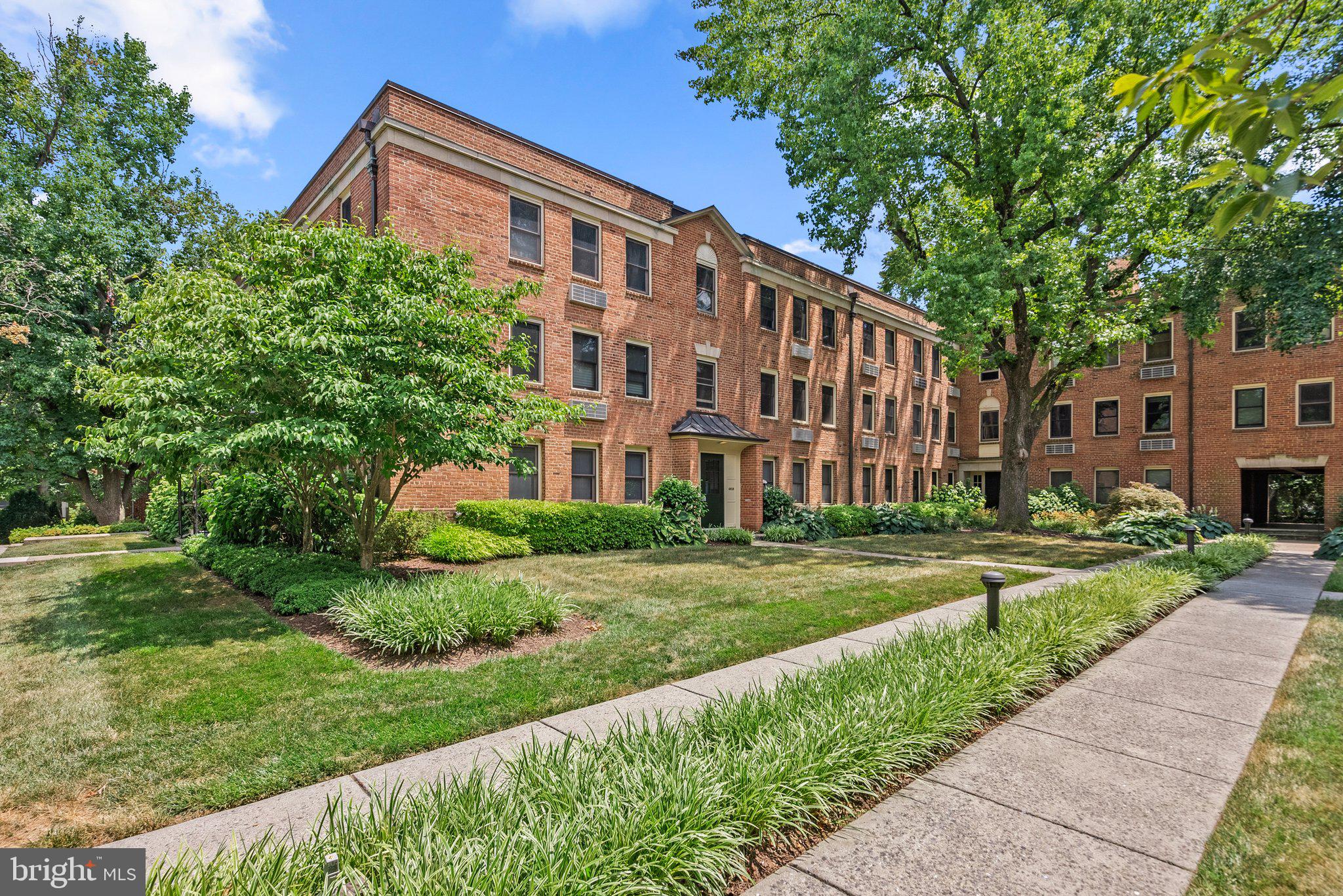 4818 Chevy Chase Dr #203