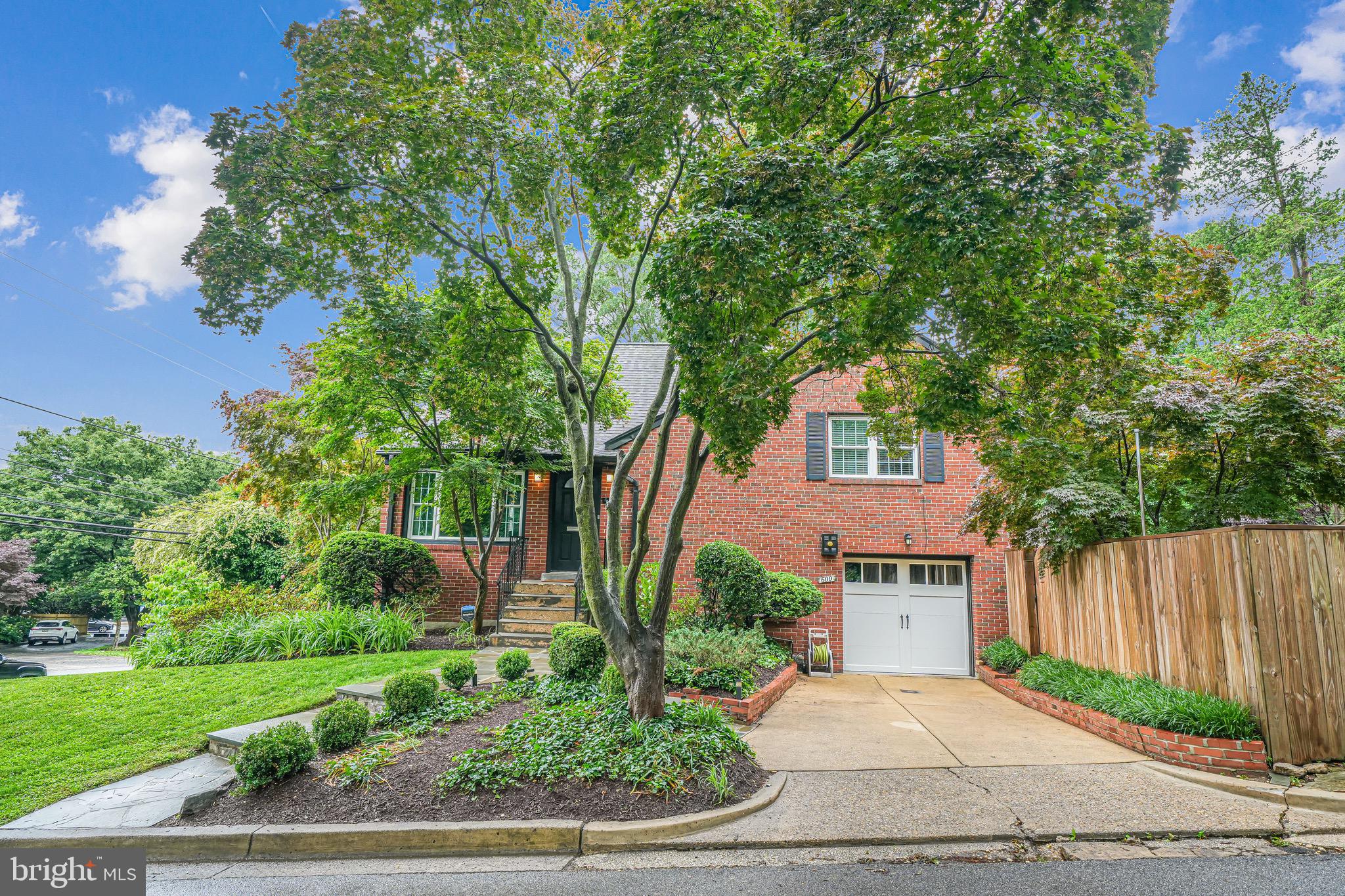 600 Saint Andrews Ln