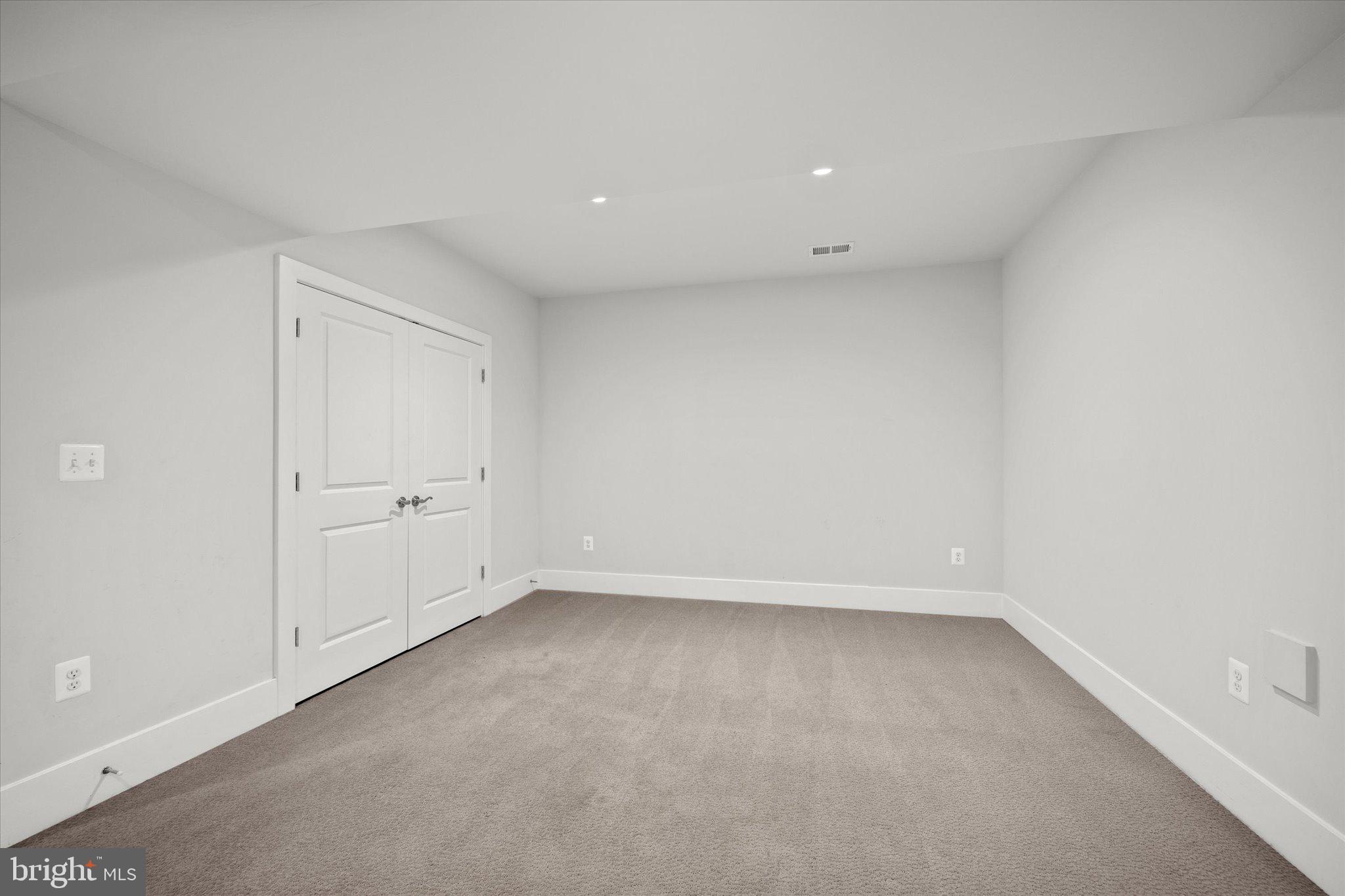 2727 N GEORGE MASON DRIVE