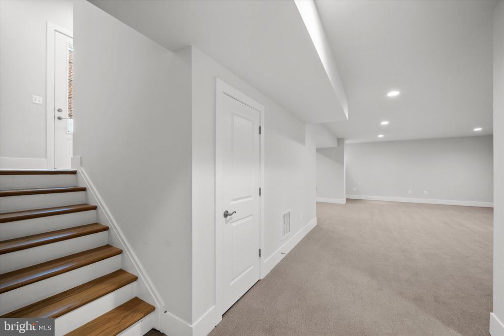 2727 N GEORGE MASON DRIVE