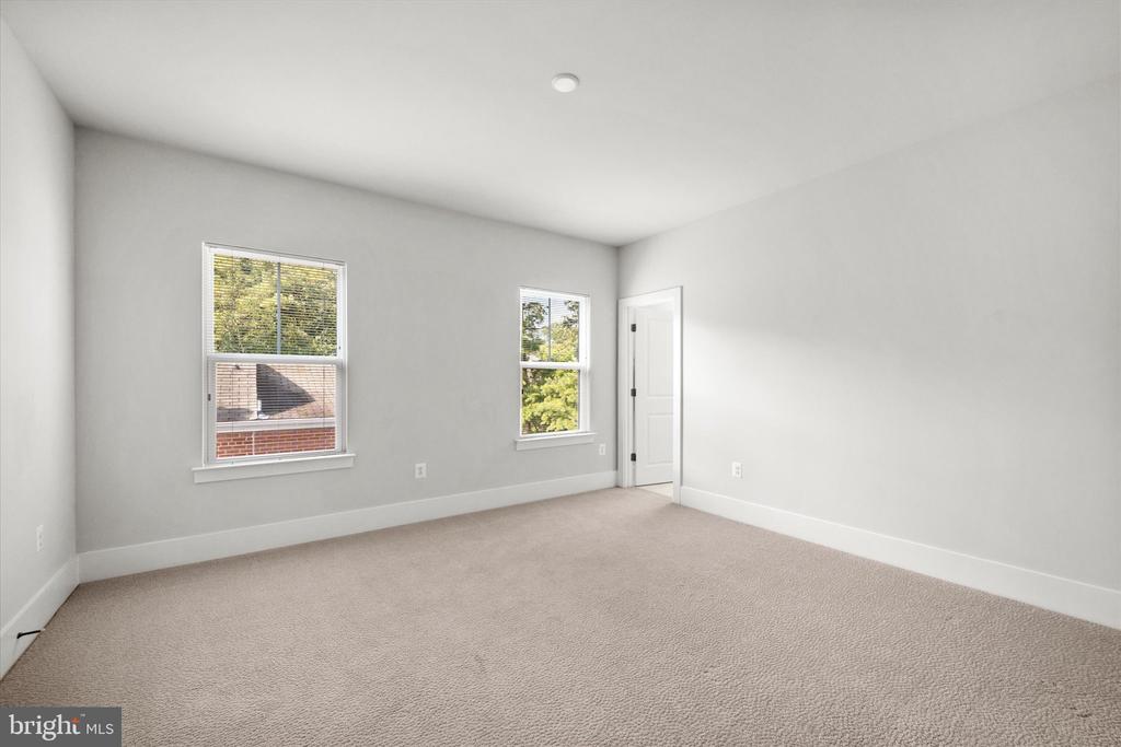 2727 N GEORGE MASON DRIVE