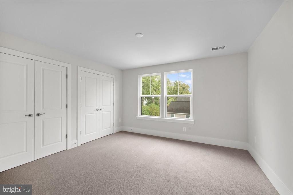 2727 N GEORGE MASON DRIVE