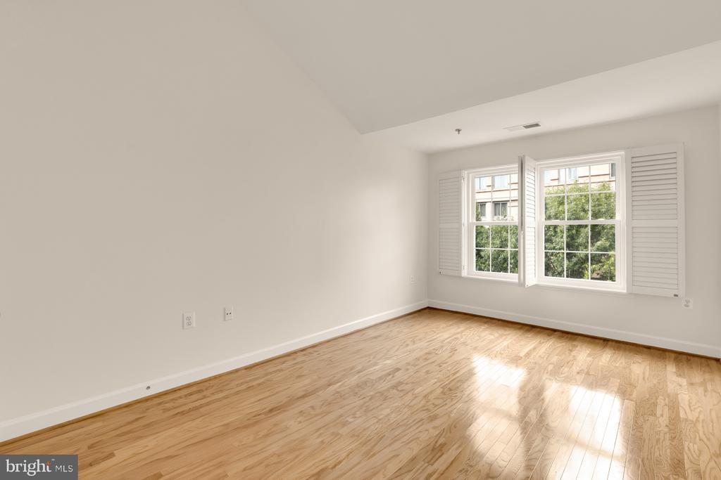 2330 14TH STREET N Unit: 407