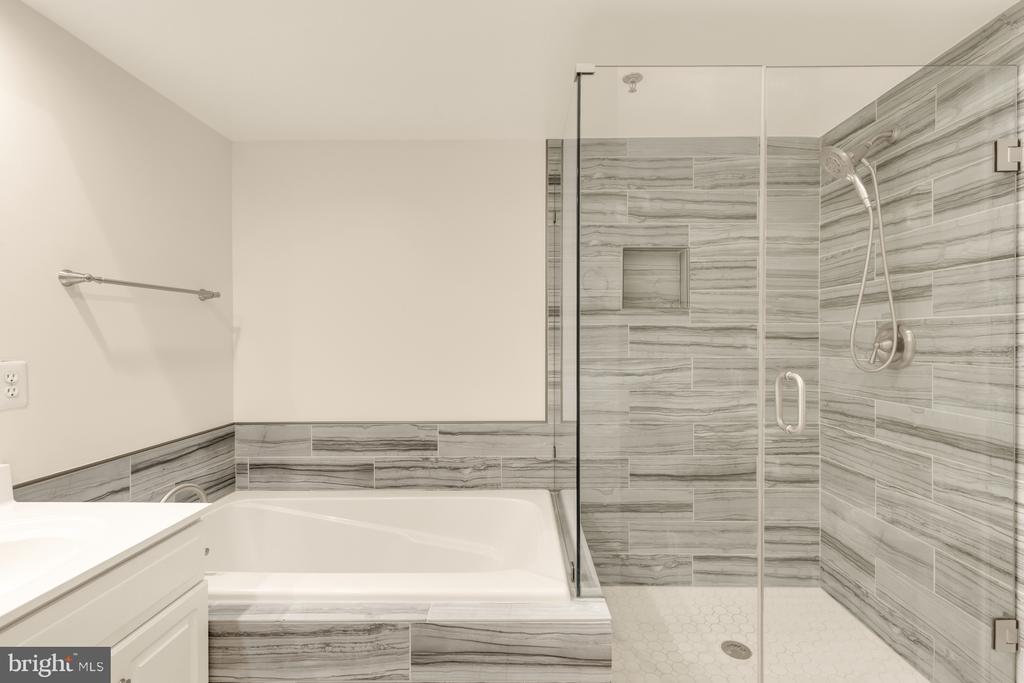 2330 14TH STREET N Unit: 407