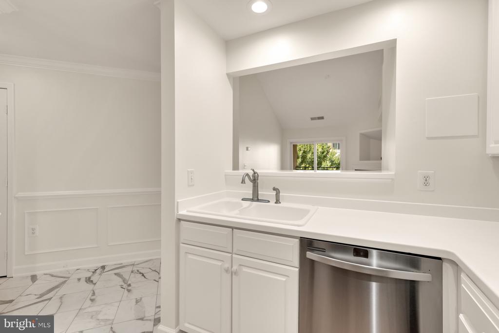 2330 14TH STREET N Unit: 407