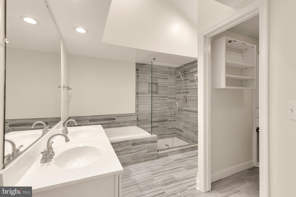 2330 14TH STREET N Unit: 407