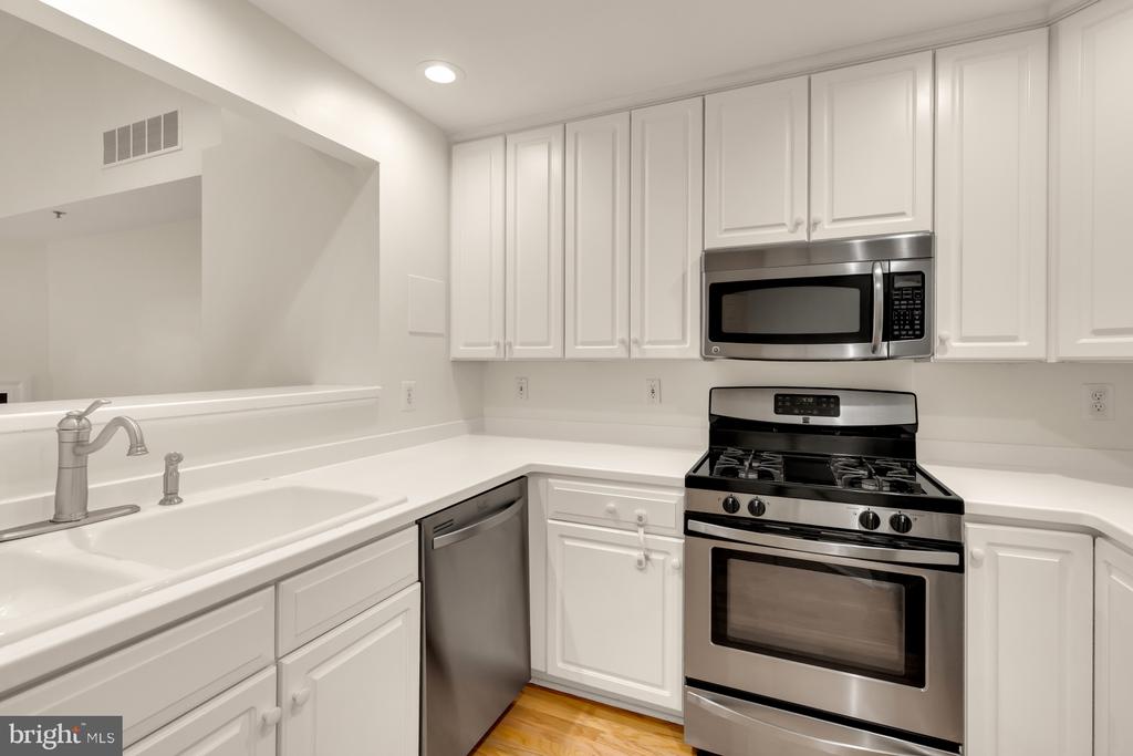 2330 14TH STREET N Unit: 407