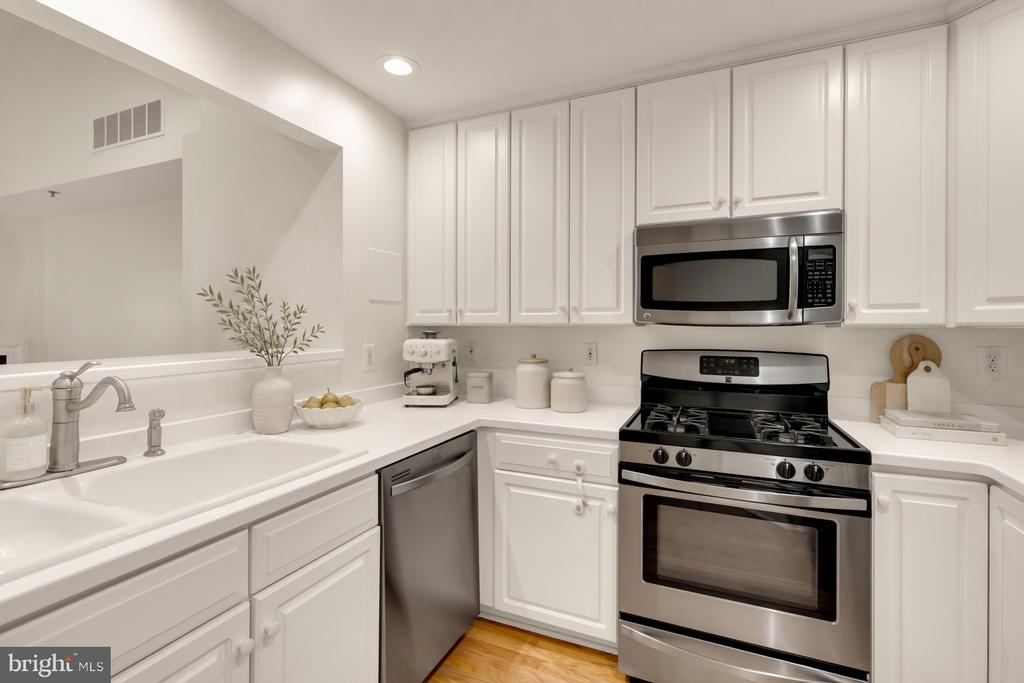 2330 14TH STREET N Unit: 407