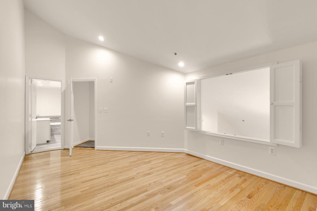 2330 14TH STREET N Unit: 407