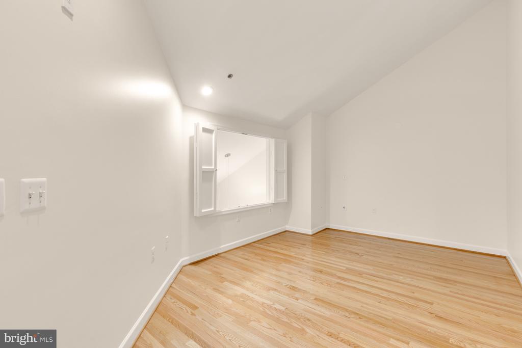 2330 14TH STREET N Unit: 407