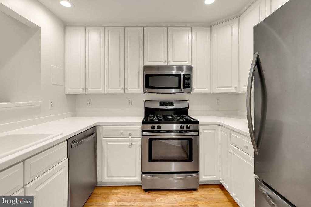2330 14TH STREET N Unit: 407