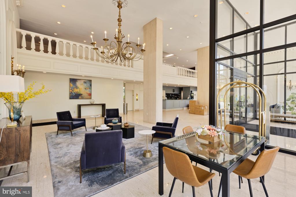 1300 S ARMY NAVY DRIVE Unit: 1007