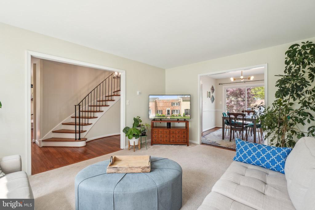8248 Carrleigh Pkwy
