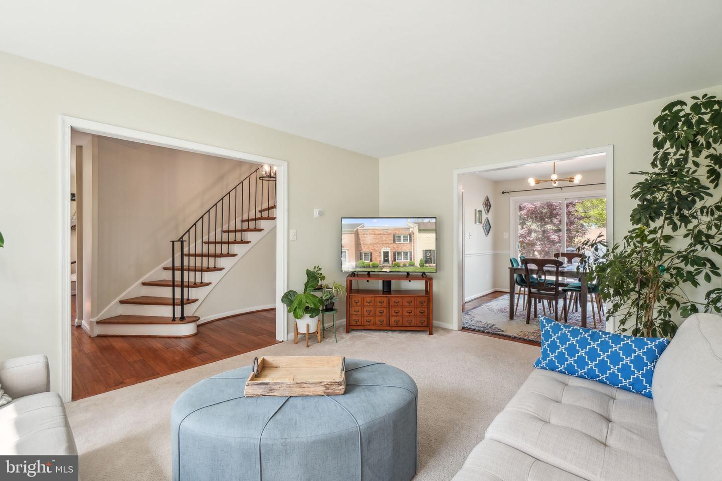8248 Carrleigh Pkwy