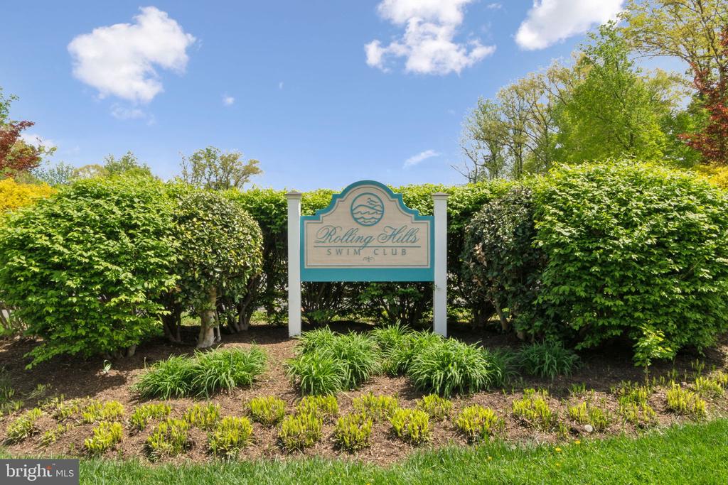 8248 Carrleigh Pkwy
