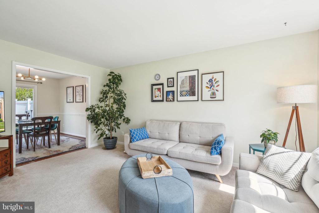 8248 Carrleigh Pkwy