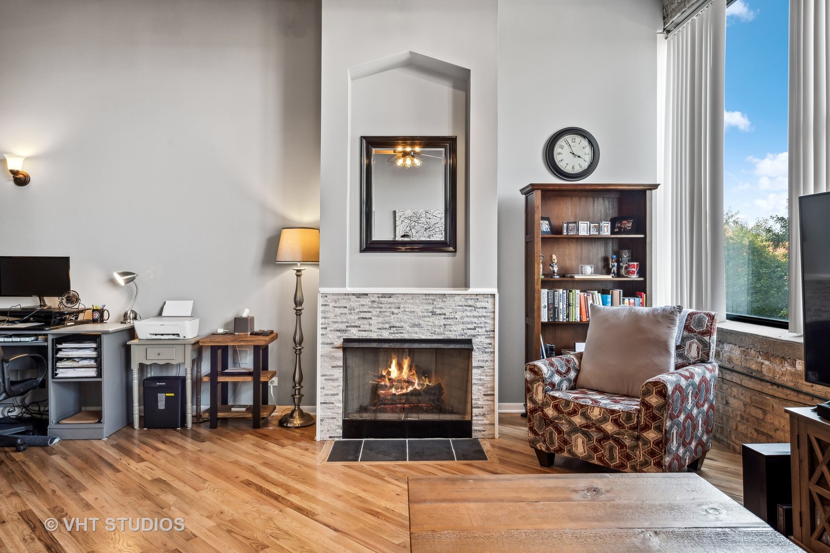 2222 W Diversey Avenue Unit: 211