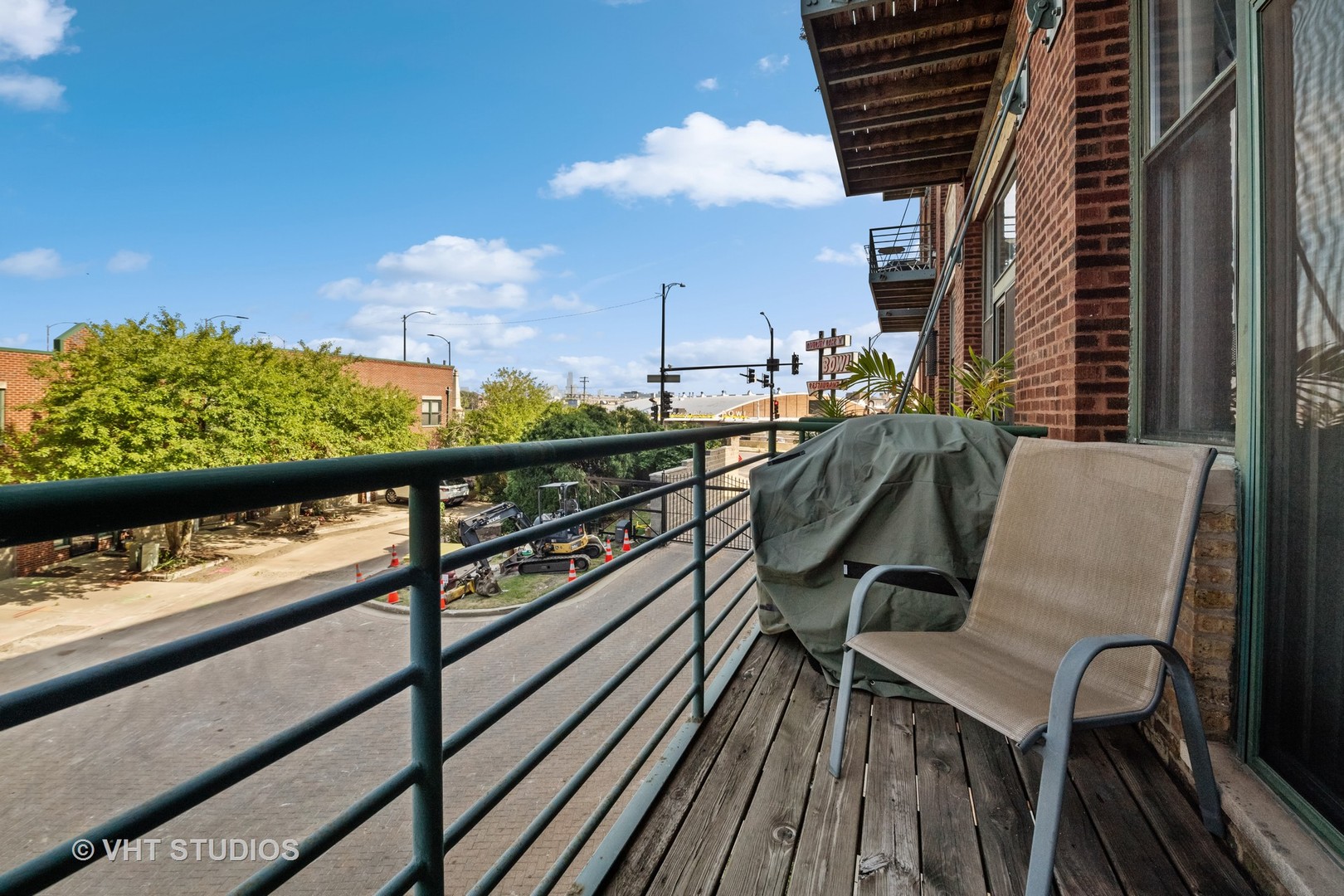 2222 W Diversey Avenue Unit: 211