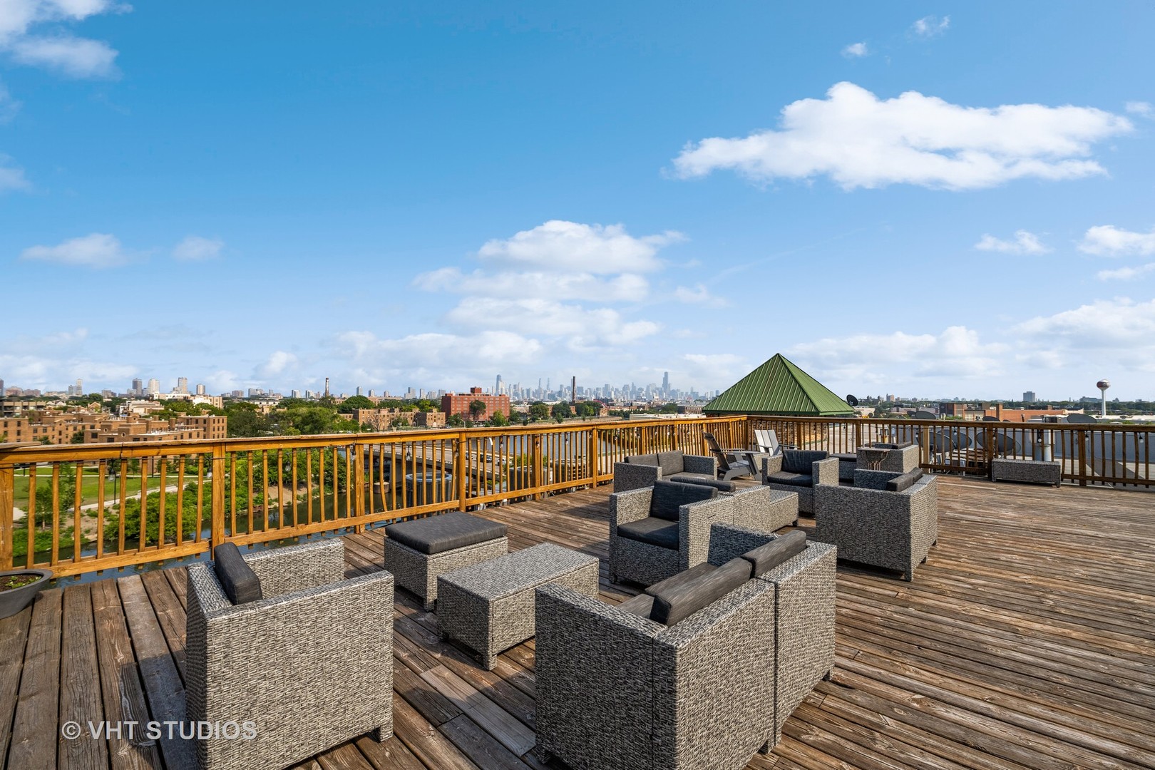 2222 W Diversey Avenue Unit: 211