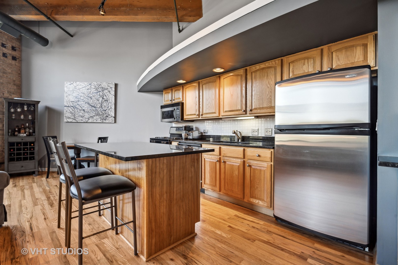 2222 W Diversey Avenue Unit: 211