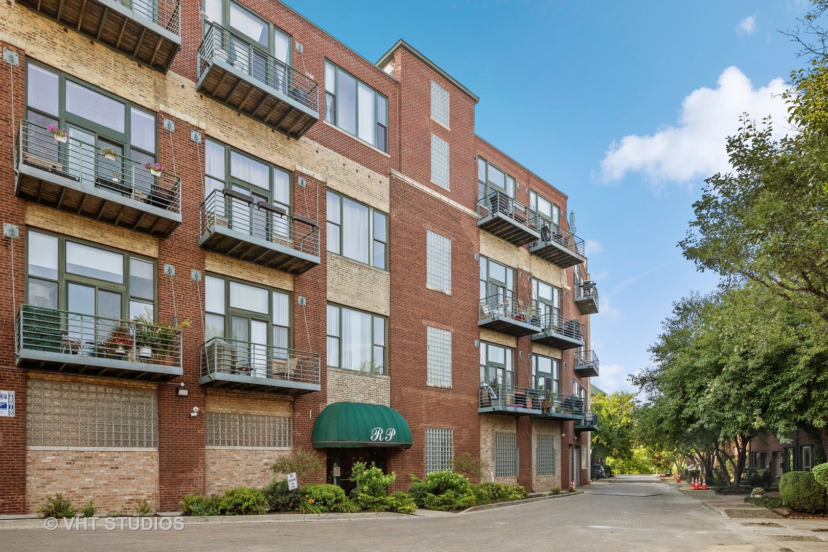 2222 W Diversey Avenue Unit: 211