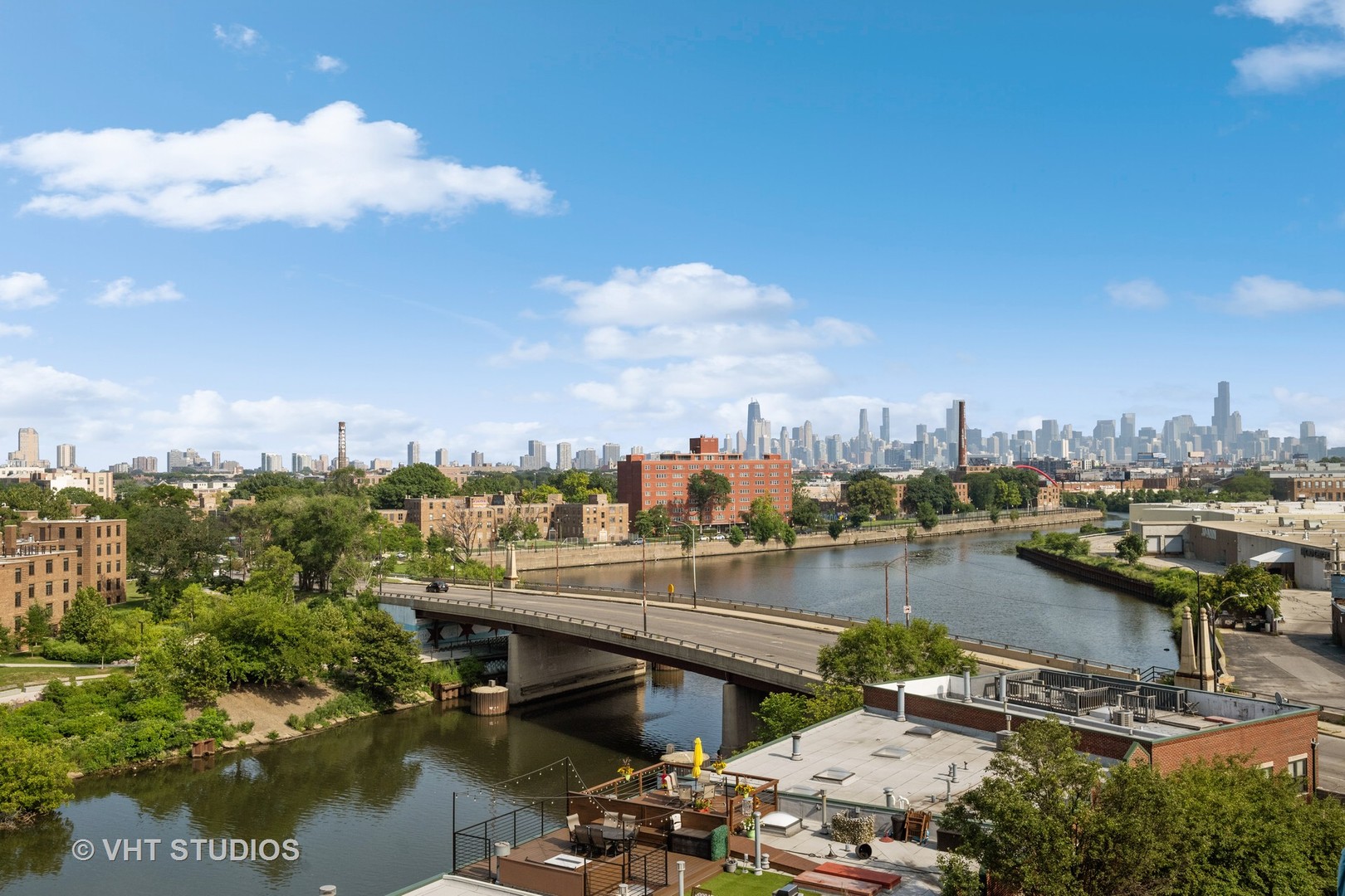 2222 W Diversey Avenue Unit: 211