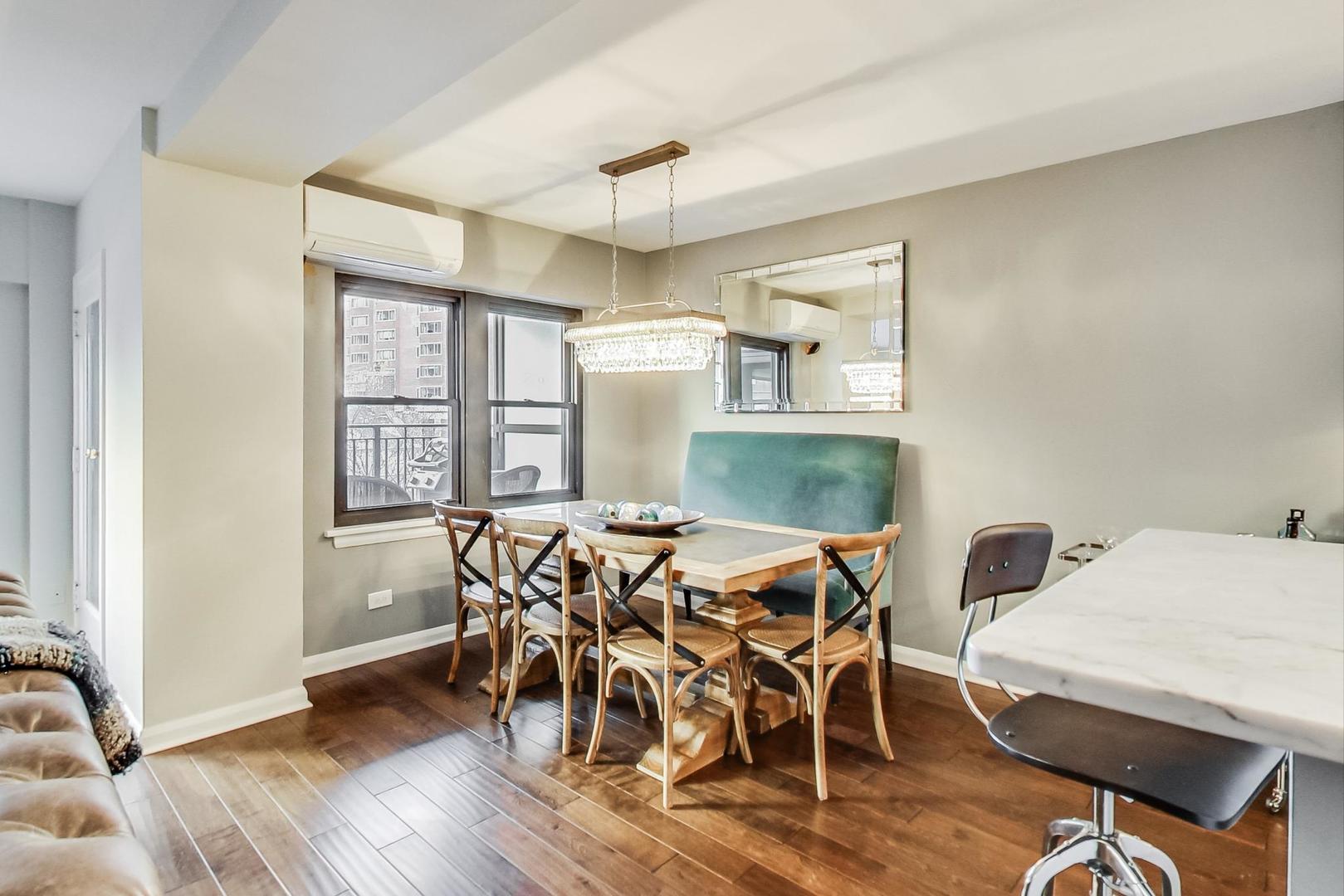 1350 N Astor Street Unit: 6C
