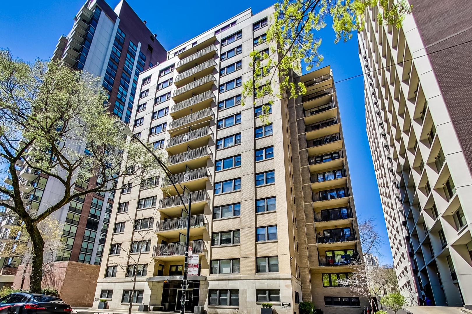 1350 N Astor Street Unit: 6C