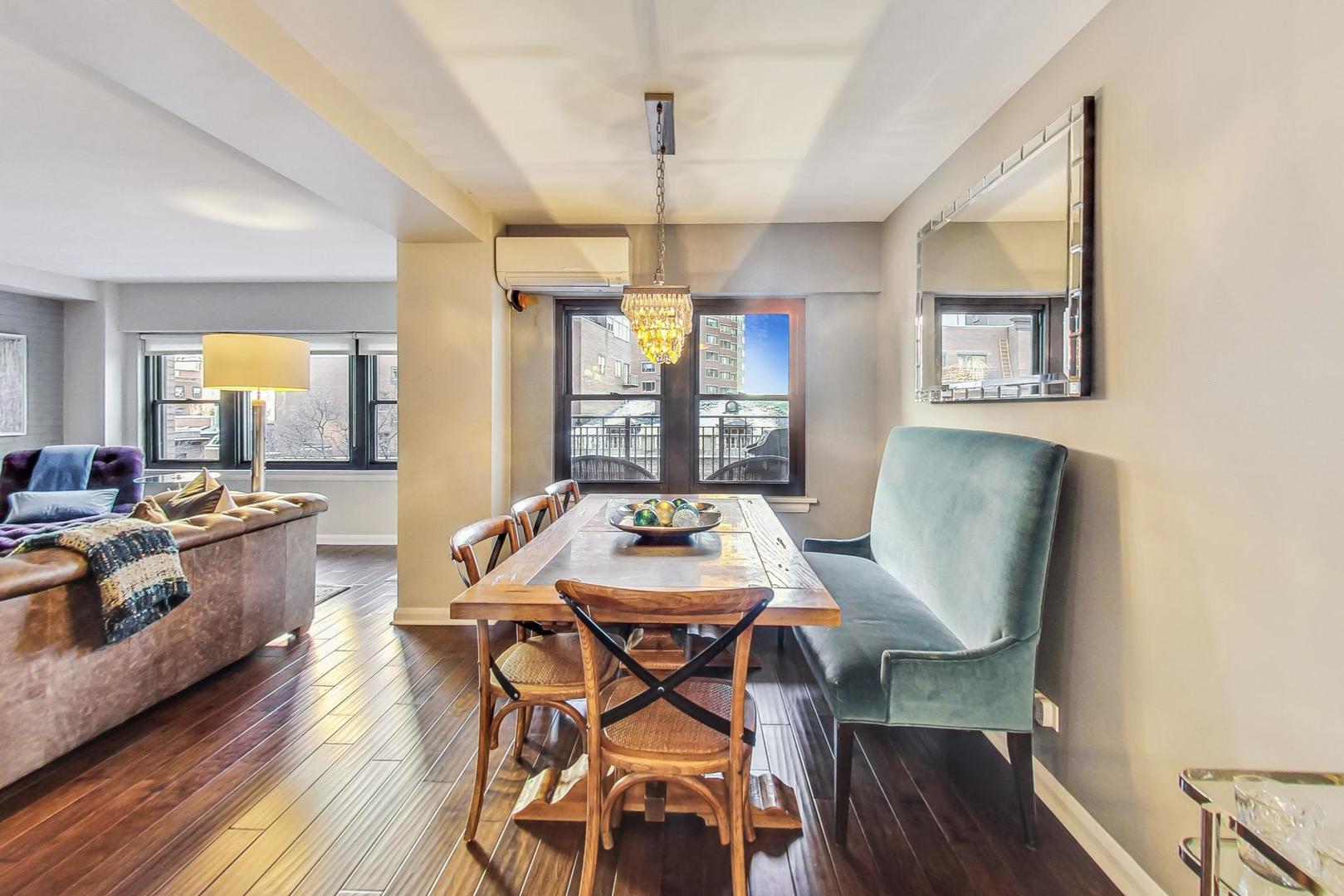 1350 N Astor Street Unit: 6C