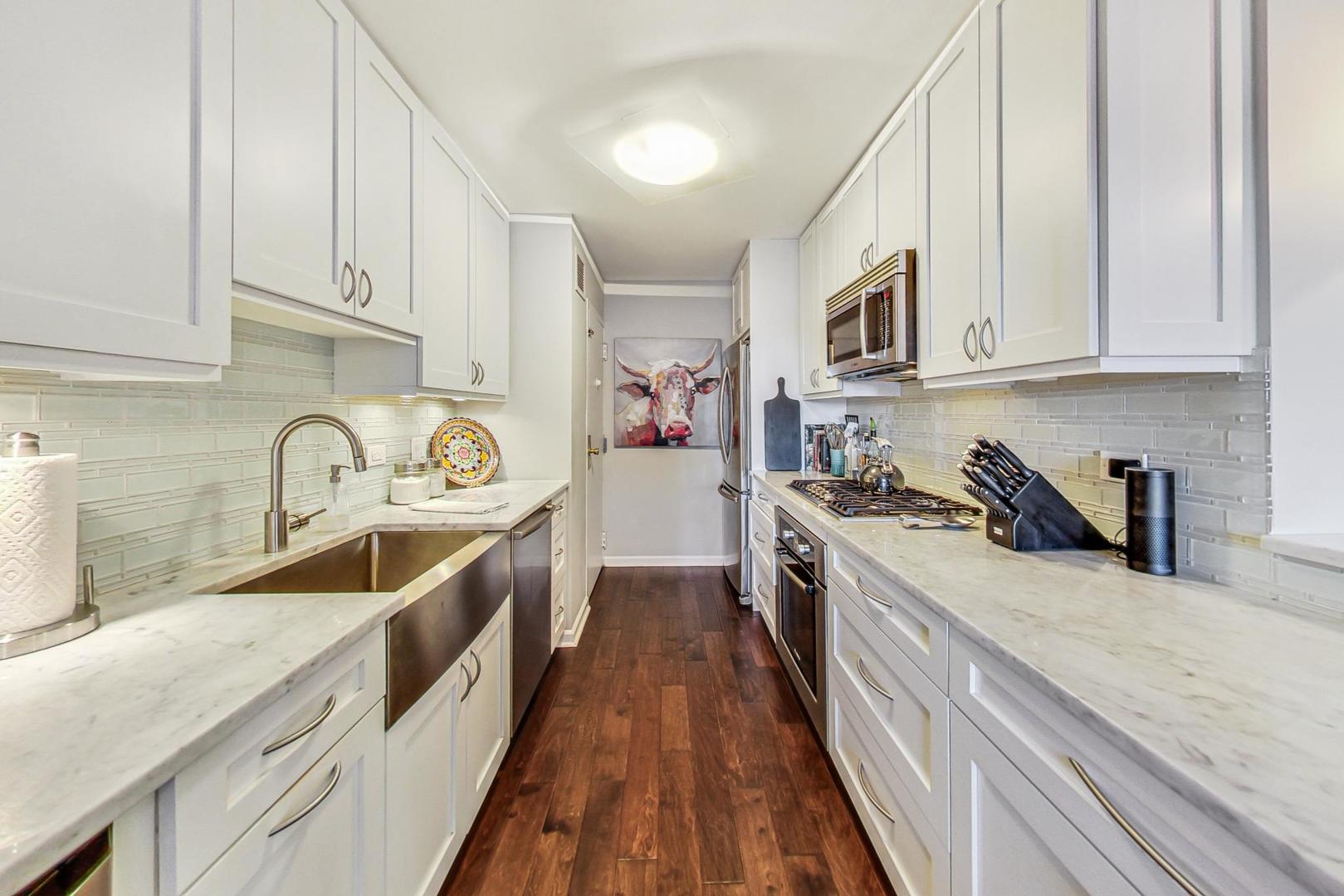 1350 N Astor Street Unit: 6C