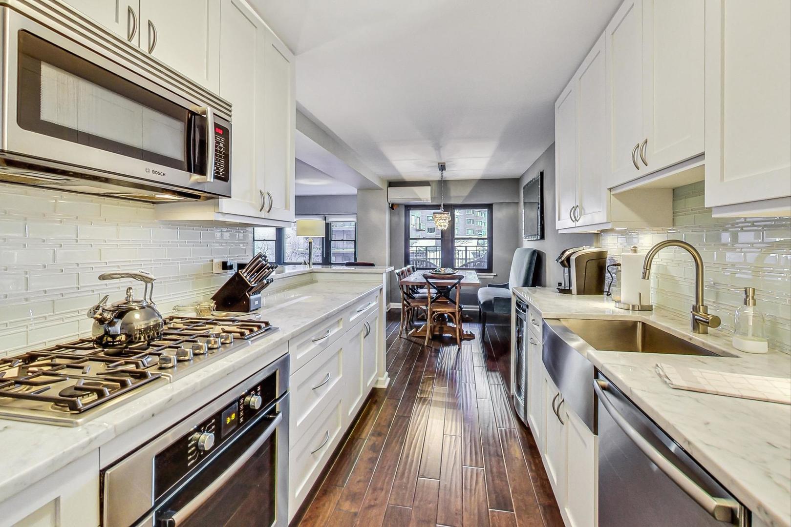 1350 N Astor Street Unit: 6C