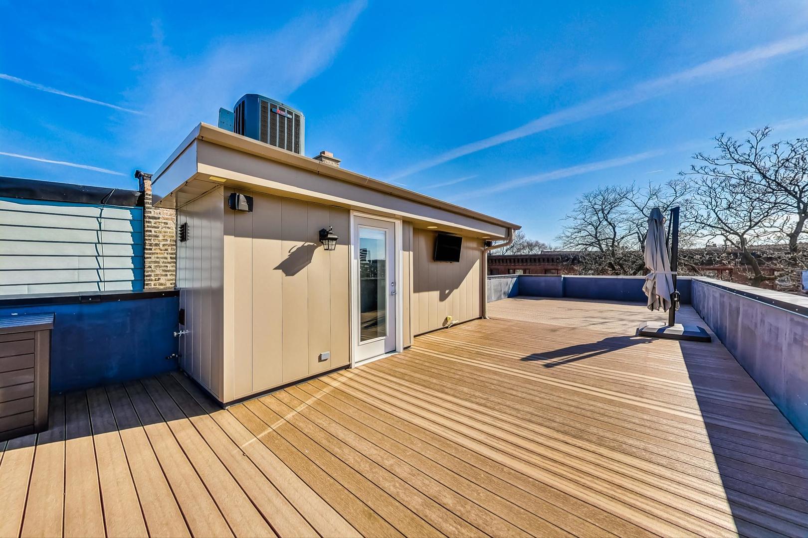 2538 W Iowa Street