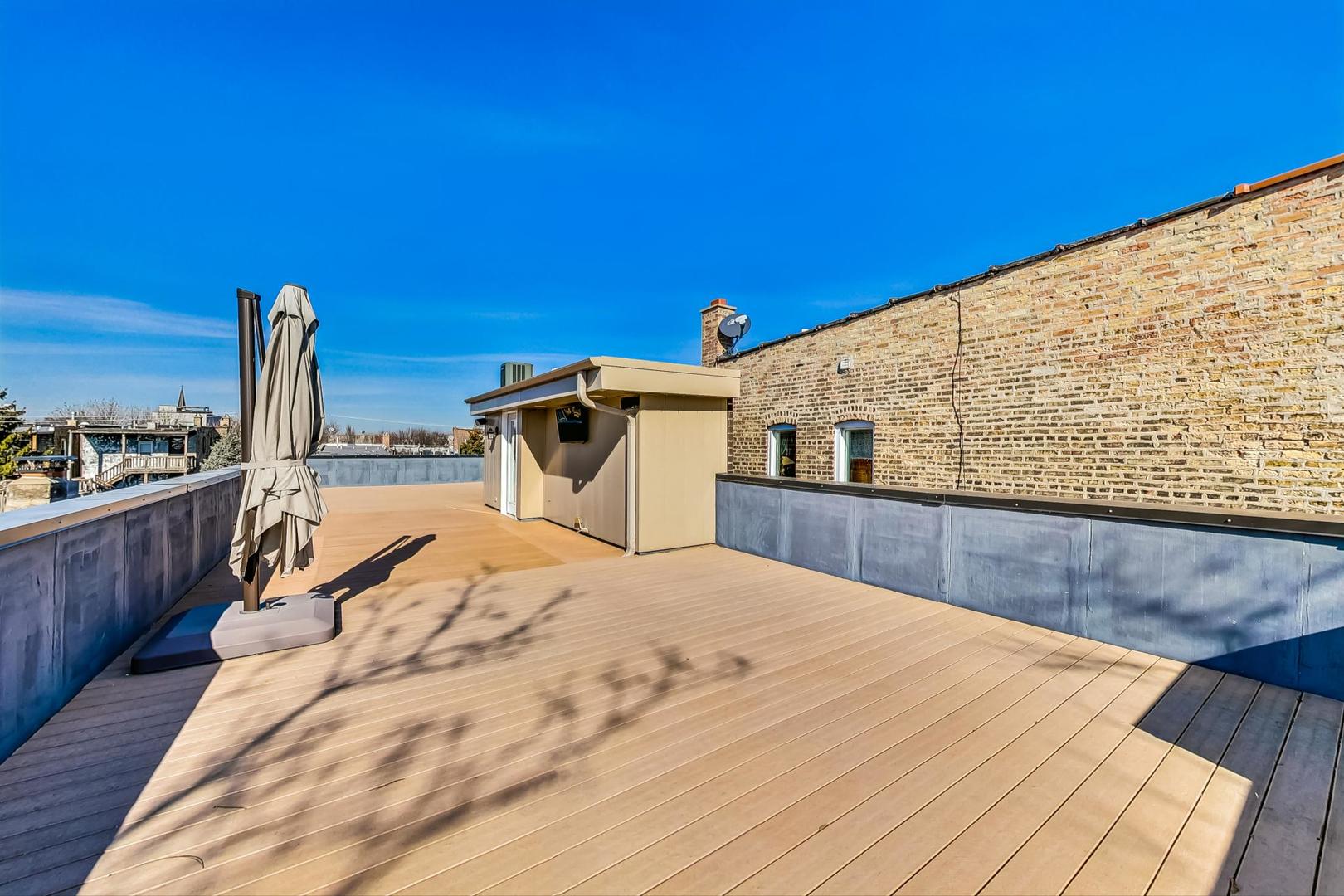2538 W Iowa Street