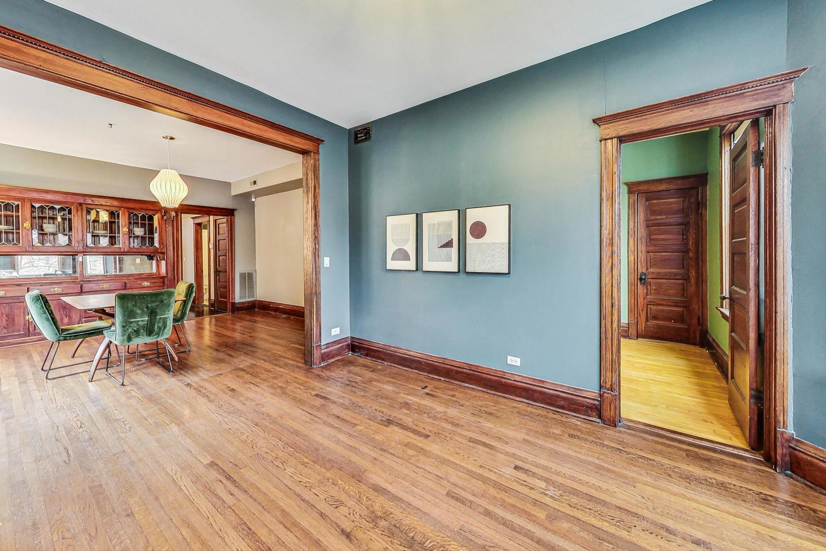 1543 N LEAVITT Street Unit: 2