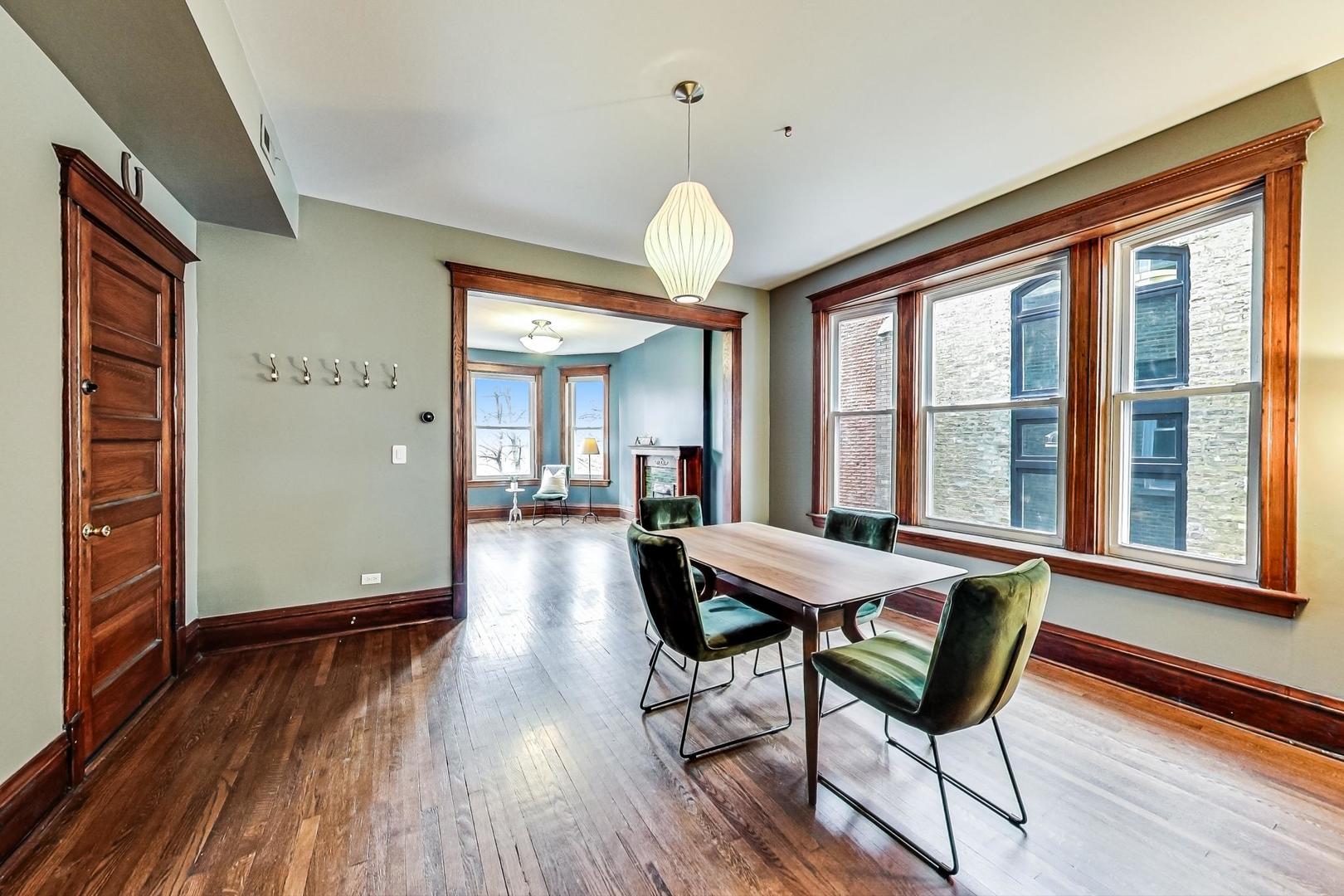 1543 N LEAVITT Street Unit: 2